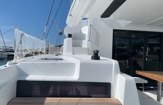 Lagoon 51 Nevera