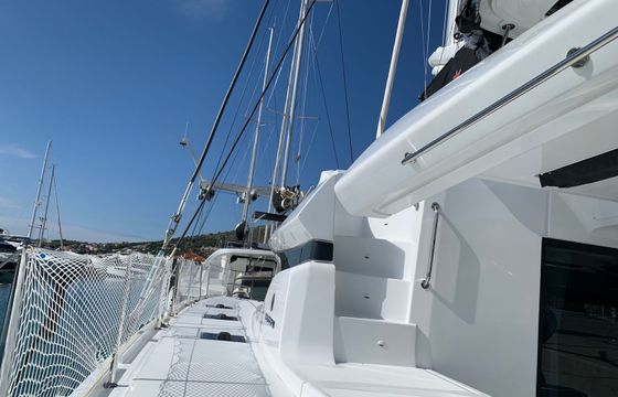 Lagoon 51 Nevera