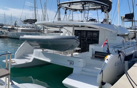 Lagoon 51 Nevera