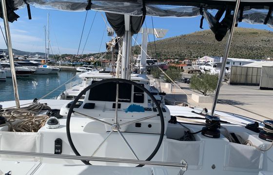 Lagoon 51 Nevera