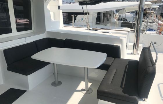 Lagoon 52 F Caracara