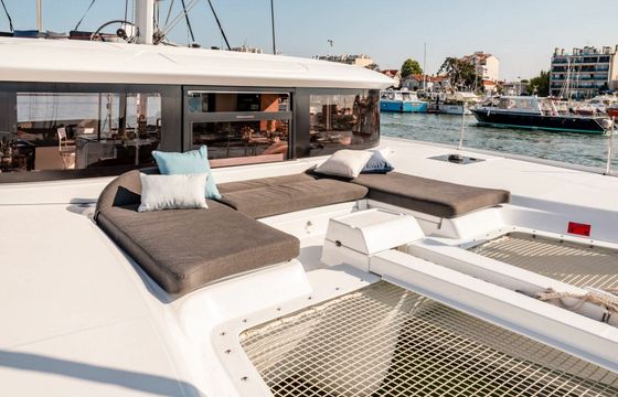 Lagoon 46 Blue Regeneration