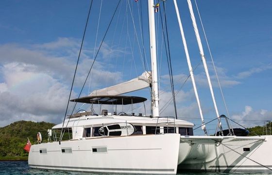 Lagoon 620 Sail Away