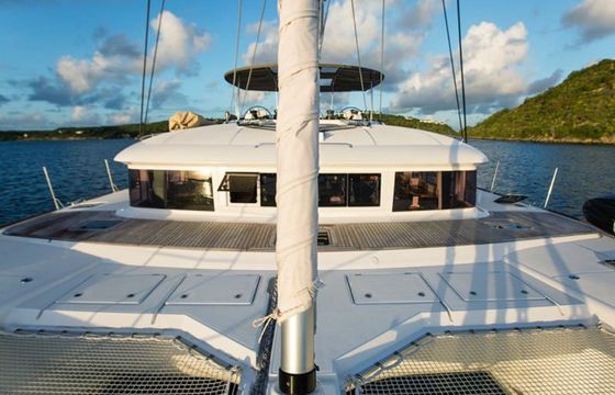 Lagoon 620 Sail Away
