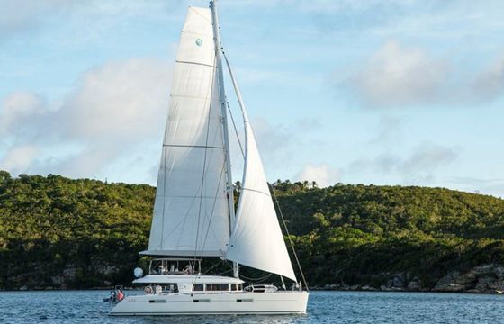 Lagoon 620 Sail Away