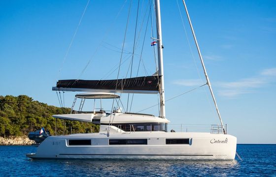 Lagoon 51 Catwalk