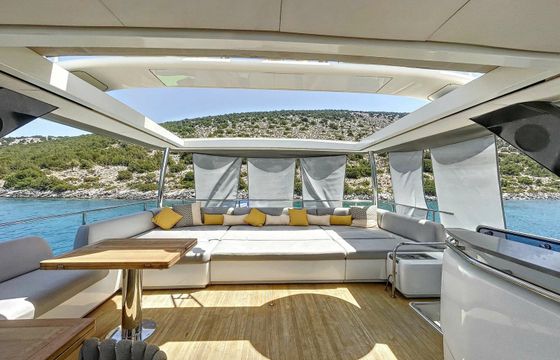 Lagoon Seventy 8 Crazy Horse