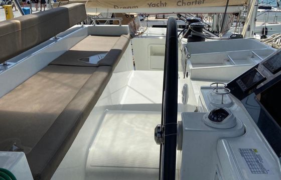 Lagoon 52 F Gull