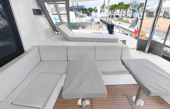 Lagoon 55 Smiley