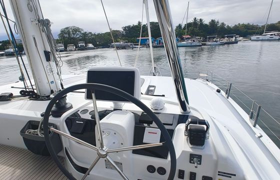 Lagoon 55 Smiley