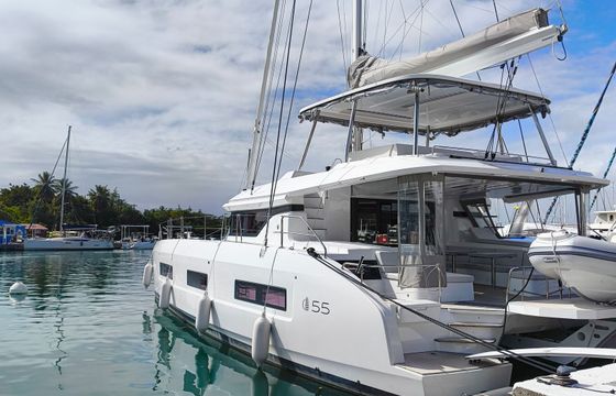Lagoon 55 Smiley