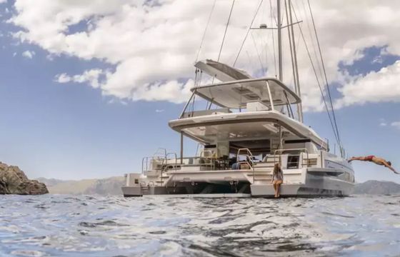 Lagoon 60 Catwalk 1