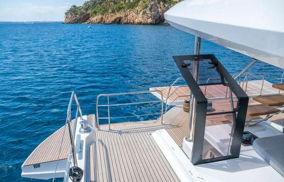 Lagoon 60 Catwalk 1
