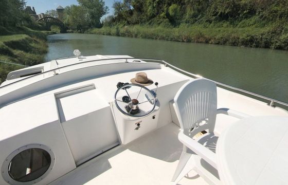 Le Boat Corvette A Budget 13