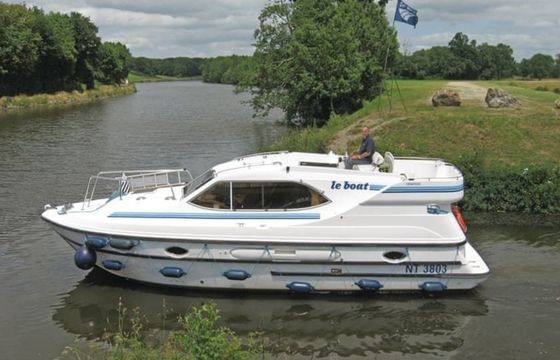 Le Boat Countess Budget 8
