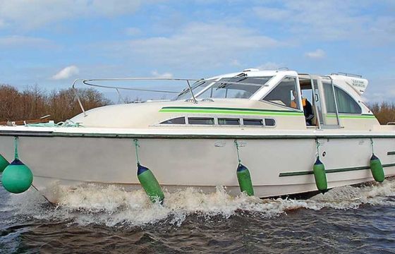 Le Boat Mountain Star Budget 1