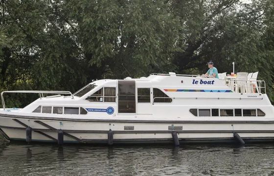 Le Boat Crusader Budget 12