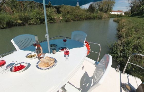 Le Boat Corvette A Budget 17