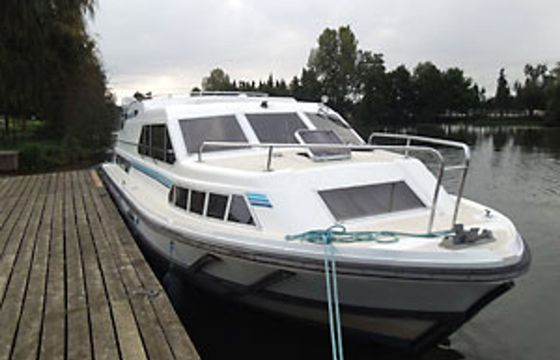Le Boat Crusader Budget 24