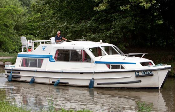 Le Boat Corvette A Budget 12