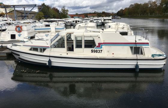 Le Boat Corvette A Budget 12