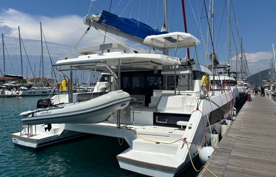 Leopard 42 Sunsail 22