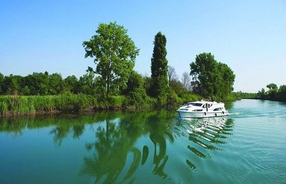 Le Boat Magnifique Comfort 27