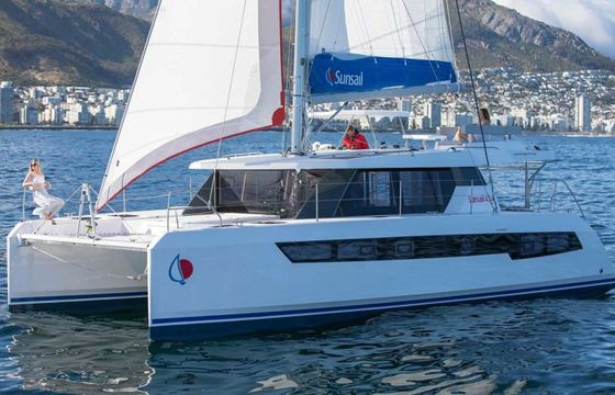 Leopard 42 Sunsail 25