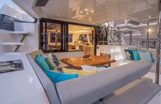 Leopard 42 Sunsail 25