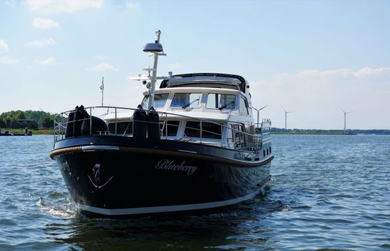 Linssen Grand Sturdy 500 AC Variotop Blueberry