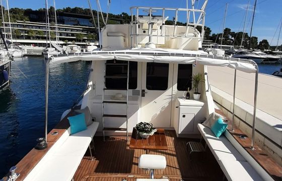 Luhrs 38 Hemingway
