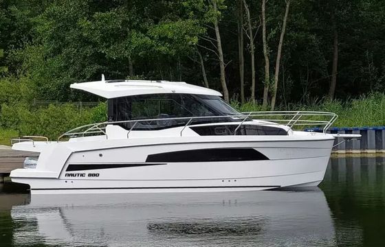 Nautic 880 Nadya