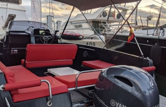 Nuva Yachts 6 Black Panther