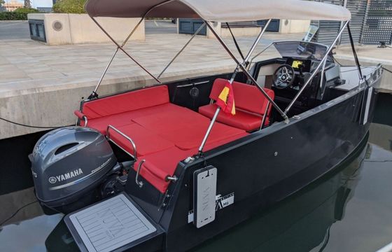 Nuva Yachts 6 Black Panther