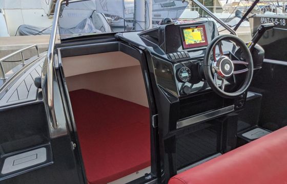 Nuva Yachts 6 Black Panther
