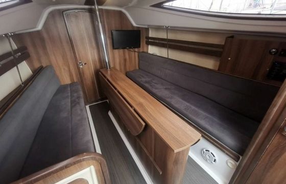Northman Maxus 28 Prawy Hals