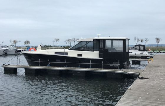 Nautika 1000 Czarny Piotrus