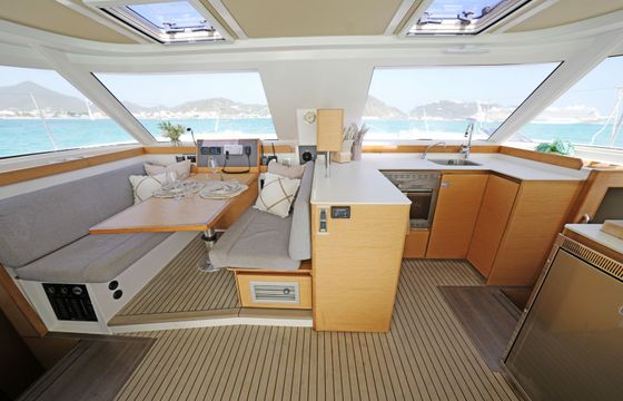 Nautitech 40 Knot at Work