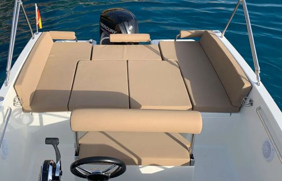 Nuva Yachts M6 Focus