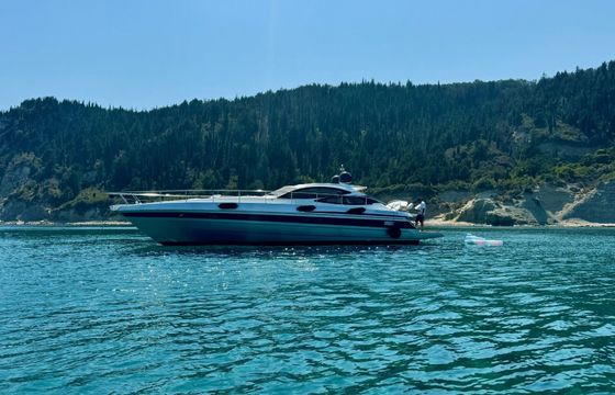 Pershing 52 Adagio 3