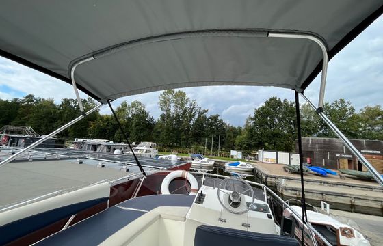 Platinum 989 Flybridge Froher Max
