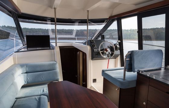 Platinum 989 Flybridge Froher Max