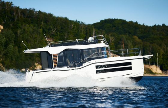 Northman 1050 Trawler Elegant Freedom