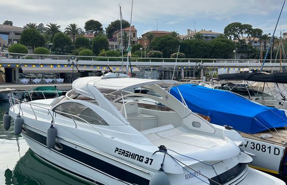 Pershing 37 Aerodactyl