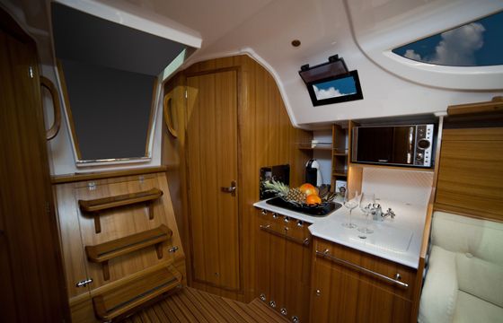 Northman Maxus 33.1 Midnight Sun