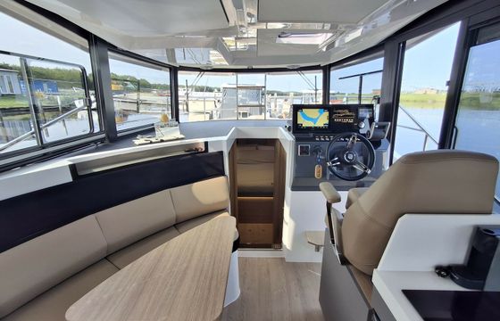 Northman 1050 Trawler Dutch Herring