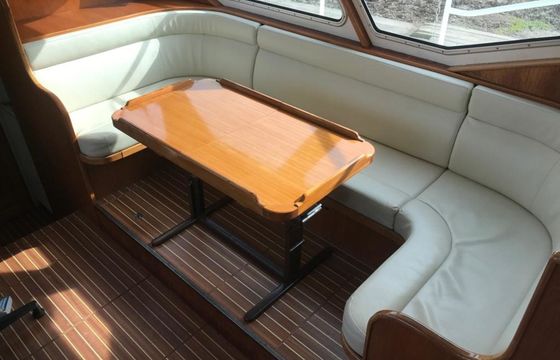 Pedro Solano 33 Livina