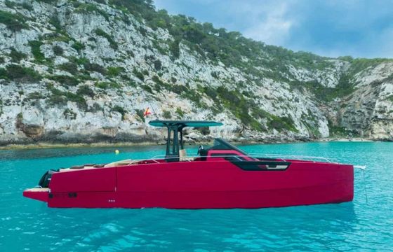 Nuva Yachts M11 Red  Storm