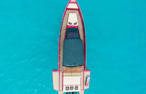 Nuva Yachts M11 Red  Storm