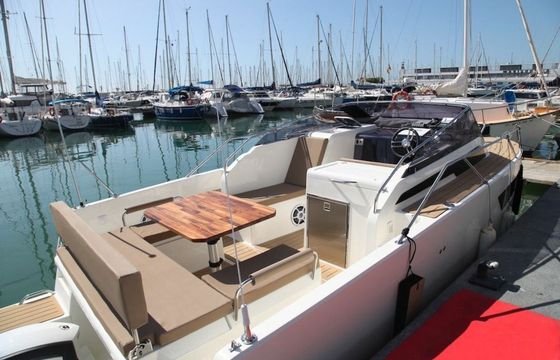Nuva Yachts M9 Cabin Planac
